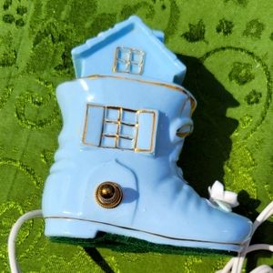 Darling baby blue vintage 40s 50s night light